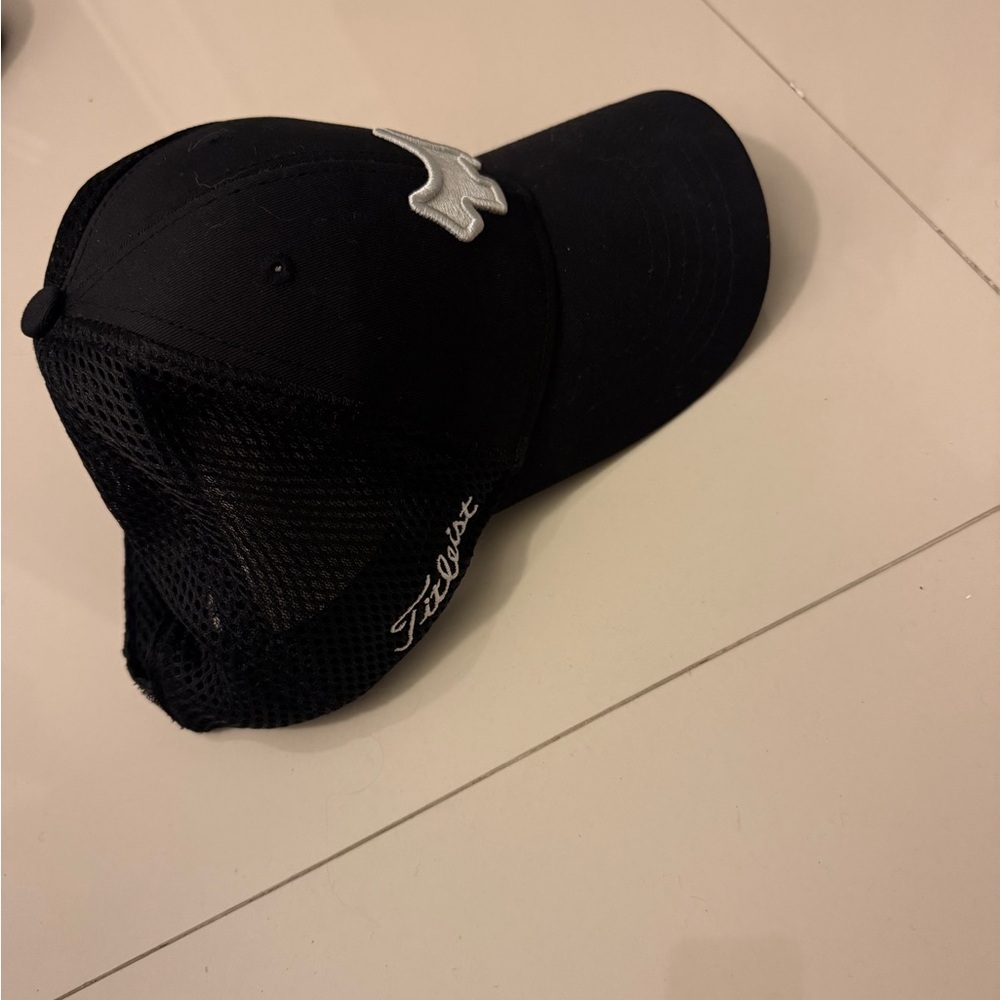SCOTTY CAMERON SCOTTY DOG SNAPBACK GOLF HAT FLEXFIT ADJUSTABLE BLACK and WHITE - Picture 3 of 5